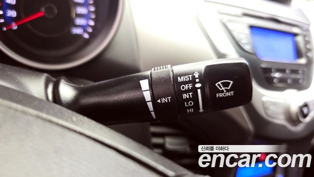 Hyundai AVANTE 2012 — photo 18