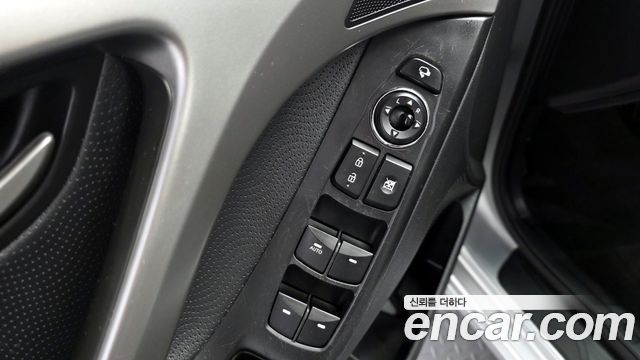 Hyundai AVANTE 2012 — photo 19