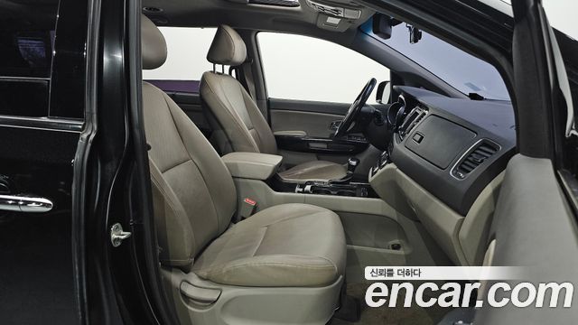 Kia Canival 2018 — photo 10