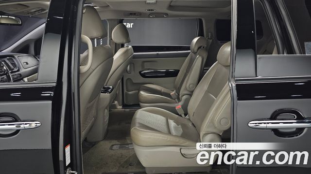 Kia Canival 2018 — photo 12