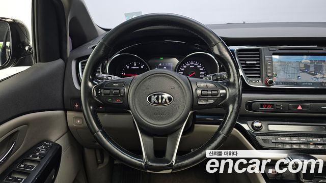 Kia Canival 2018 — photo 13