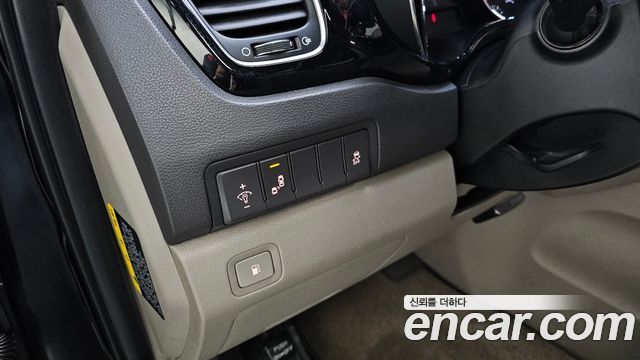Kia Canival 2018 — photo 18