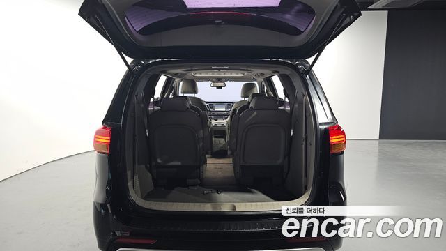 Kia Canival 2018 — photo 20