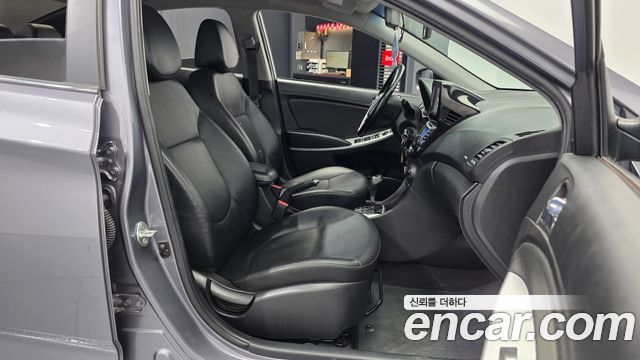 Hyundai Accent 2014 — photo 11