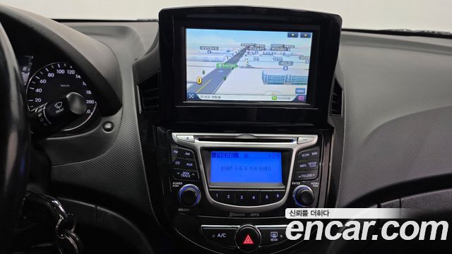 Hyundai Accent 2014 — photo 14