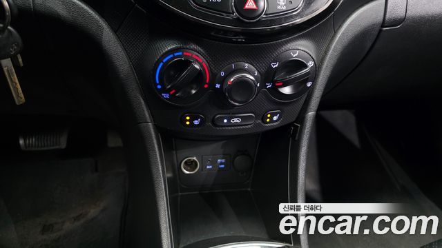 Hyundai Accent 2014 — photo 16