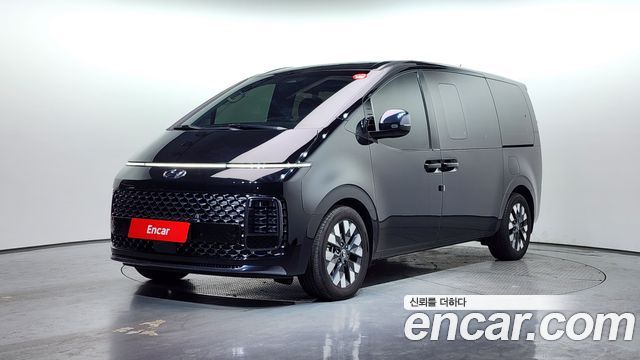 Hyundai Staria 2022 — photo 1