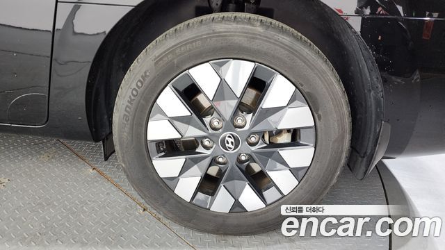 Hyundai Staria 2022 — photo 7