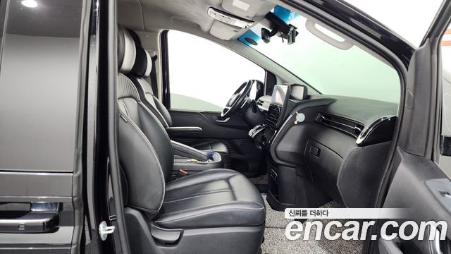 Hyundai Staria 2022 — photo 16