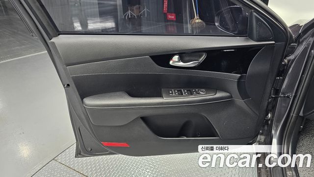 Kia K3 2022 — photo 14