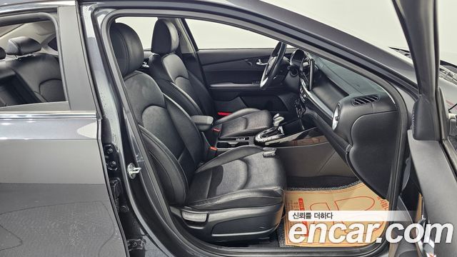 Kia K3 2022 — photo 16