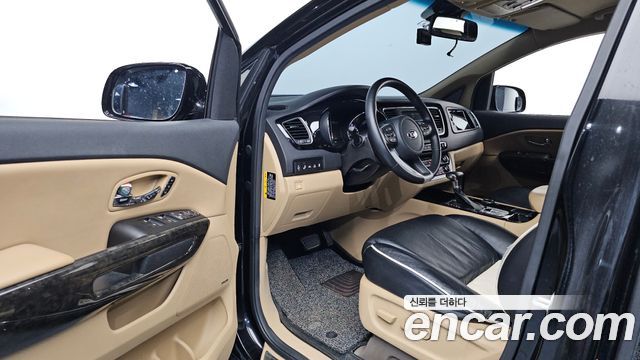 Kia Canival 2019 — photo 10