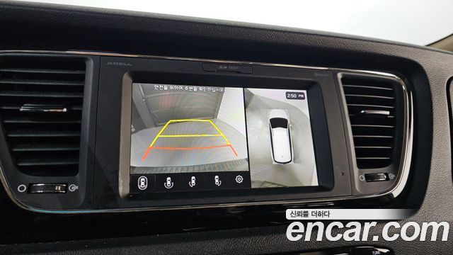 Kia Canival 2019 — photo 17