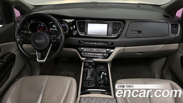 Kia Canival 2018 — photo 7