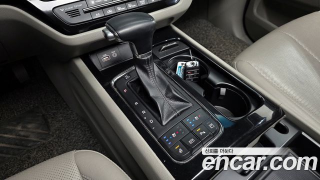 Kia Canival 2018 — photo 9