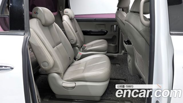 Kia Canival 2018 — photo 11