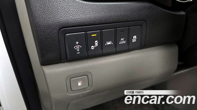 Kia Canival 2018 — photo 17