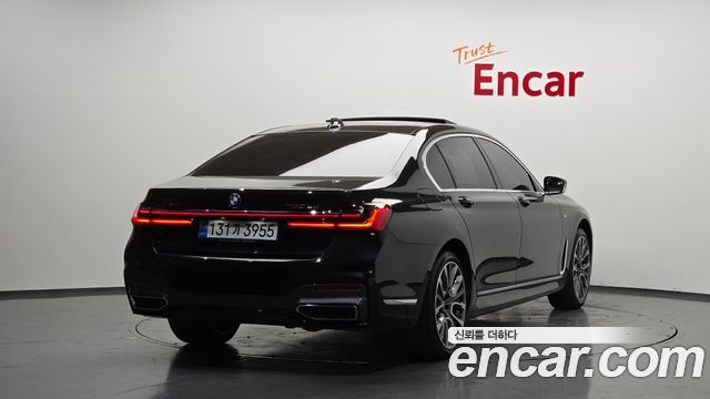 BMW 7-Series 2021 — photo 2