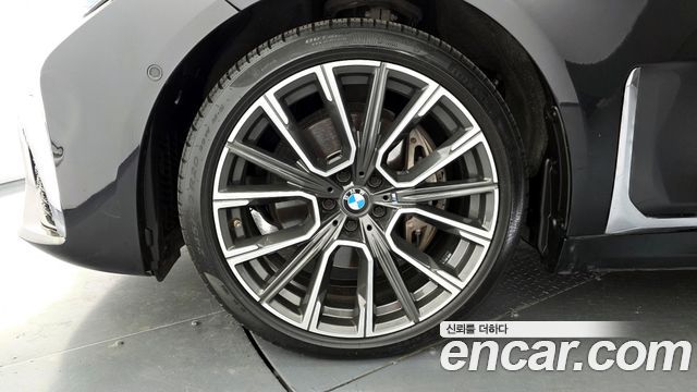 BMW 7-Series 2021 — photo 5