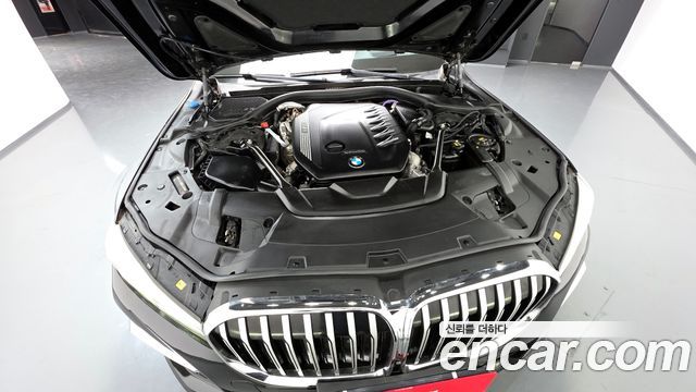 BMW 7-Series 2021 — photo 6