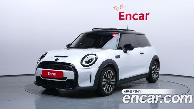 Mini Cooper 2024 — photo 1