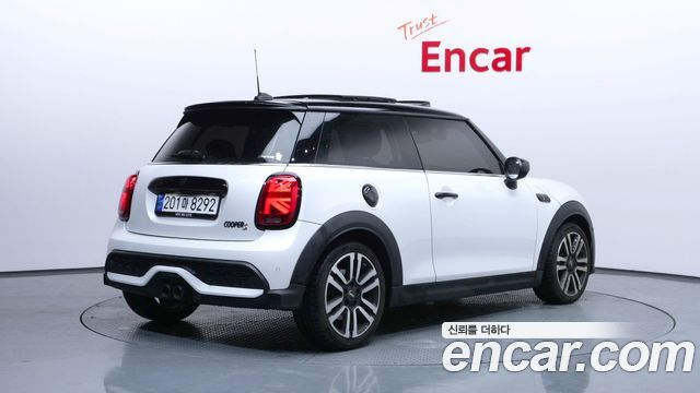 Mini Cooper 2024 — photo 2