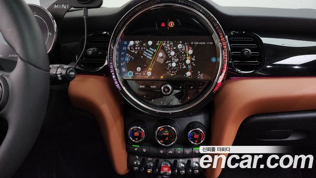 Mini Cooper 2024 — photo 17