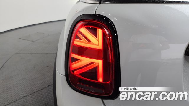 Mini Cooper 2024 — photo 9