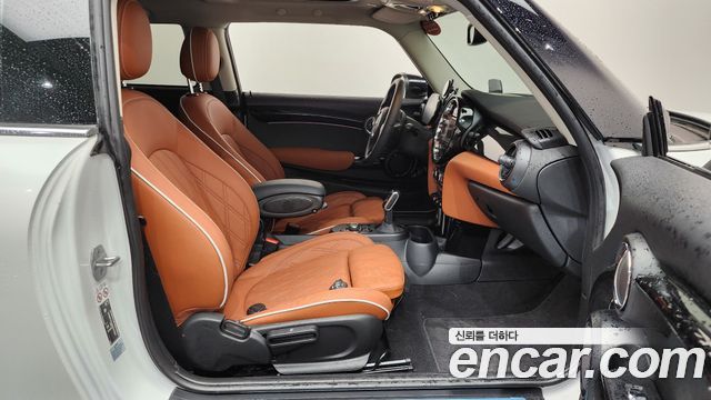 Mini Cooper 2024 — photo 16
