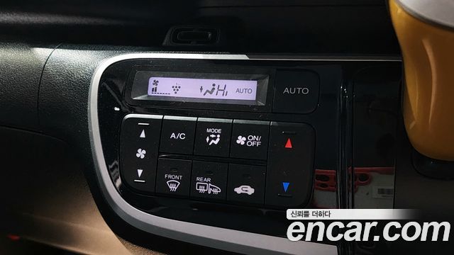 Honda N-BOX 2016 — photo 15