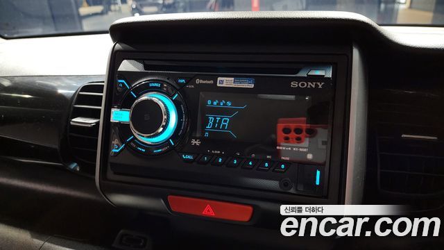 Honda N-BOX 2016 — photo 17