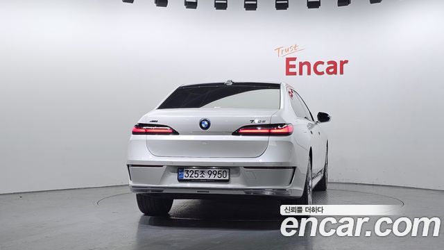 BMW 7-Series 2024 — photo 4