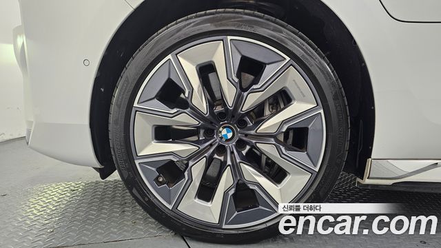 BMW 7-Series 2024 — photo 5