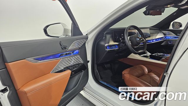 BMW 7-Series 2024 — photo 10