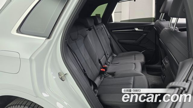 Audi Q5 2021 — photo 17