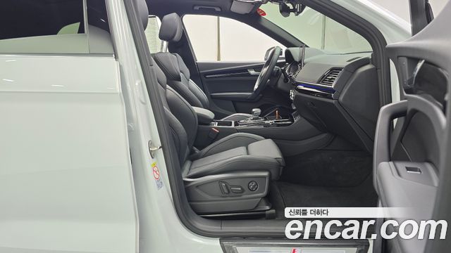 Audi Q5 2021 — photo 16