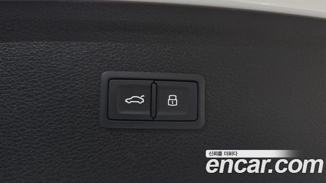 Audi Q5 2021 — photo 28