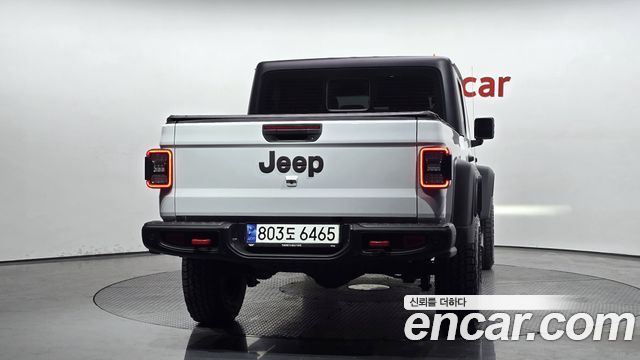 Jeep Gladiator 2023 — photo 4