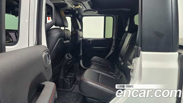 Jeep Gladiator 2023 — photo 12