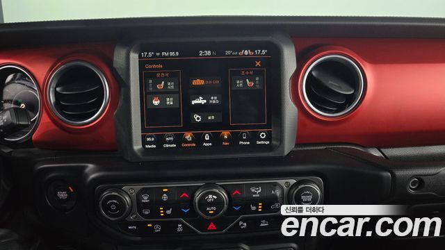 Jeep Gladiator 2023 — photo 15