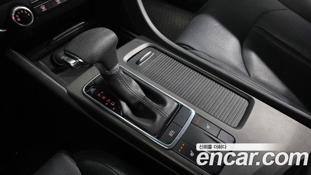 Kia K5 2016 — photo 9