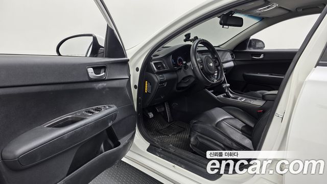 Kia K5 2016 — photo 10