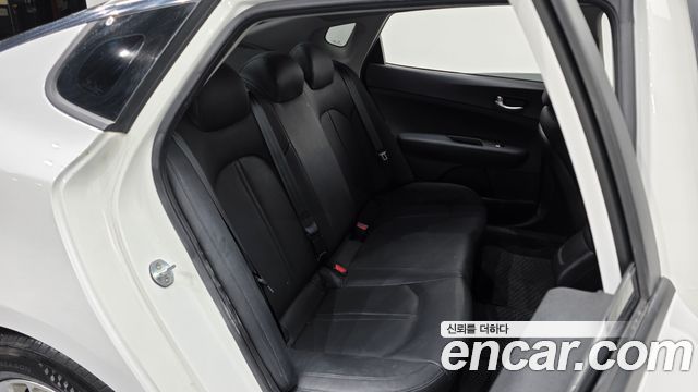 Kia K5 2016 — photo 11