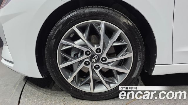 Hyundai AVANTE 2019 — photo 5