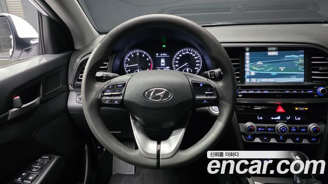 Hyundai AVANTE 2019 — photo 13