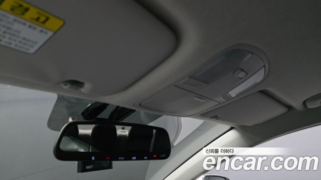 Hyundai AVANTE 2019 — photo 17