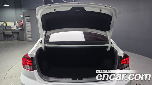 Hyundai AVANTE 2019 — photo 20