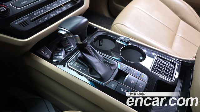 Kia Canival 2019 — photo 12