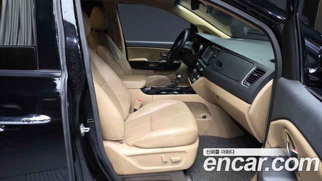 Kia Canival 2019 — photo 17