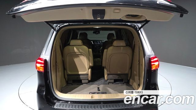 Kia Canival 2019 — photo 26